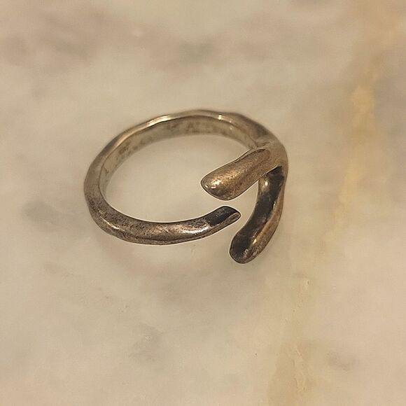 NWT Elizabeth James Olsen Twins Curled Wishbone Sterling Silver Boho Ring Sz 8 - Picture 1 of 6